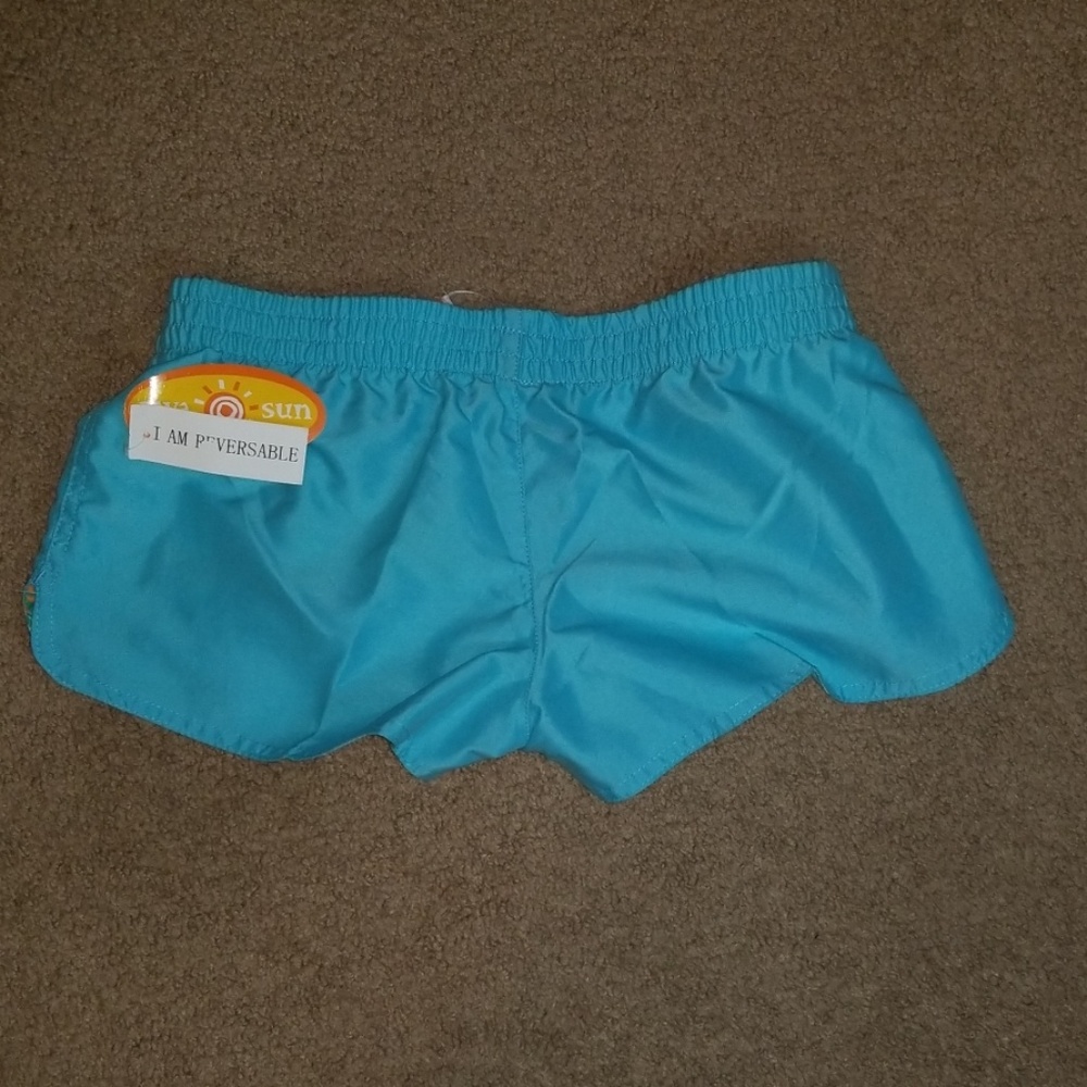 Reversible shorts ๐ค NWT - Picture 5 of 7